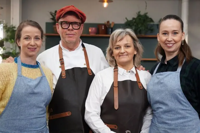 Bettina Buhl, Claus Holm og skuespillere fra Badehotellet.