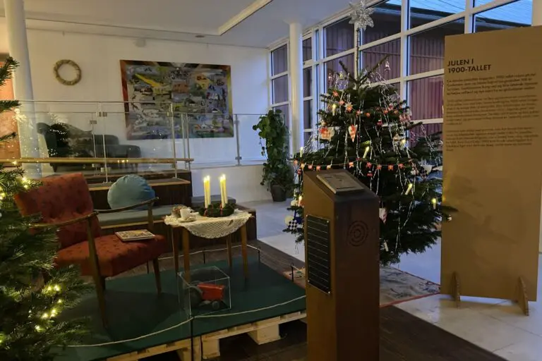 Juletableau på Det Grønne Museum, der viser 1900-tallets jul